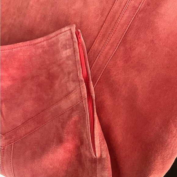 Danier Leather Pink 100% Suede Leather Midi Skirt Size 12 - Picture 5 of 8